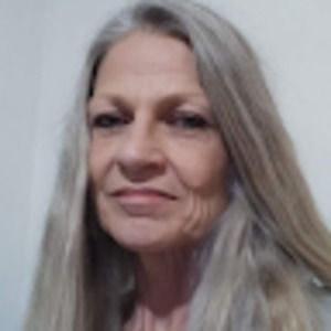 Meet your Posher, Suzanne